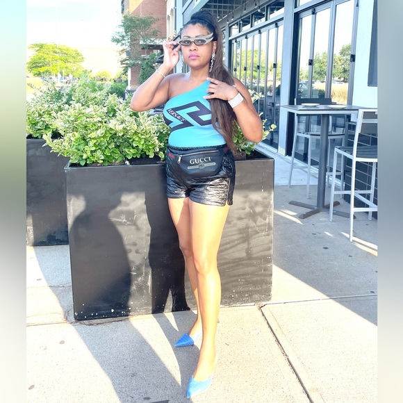 LIKE TO BE NOTIFIED FOR MY LIVE SHOW! - Picture 5 of 10